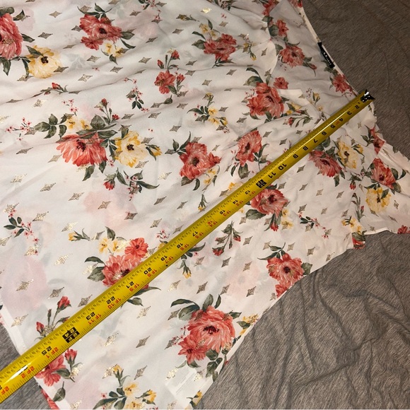 Sara Michelle Floral Blouse with Red and Yellow Accents - Picture 4 of 11